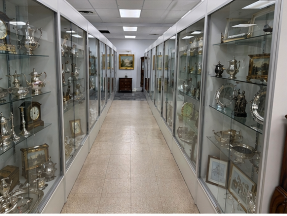 Interior vendor display cases available at Kingsland Antiques